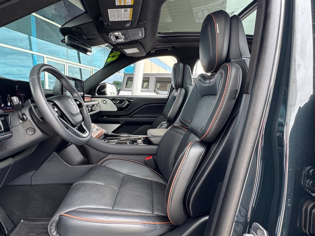 Used 2025 Lincoln Aviator Black Label AWD/4WD image 21