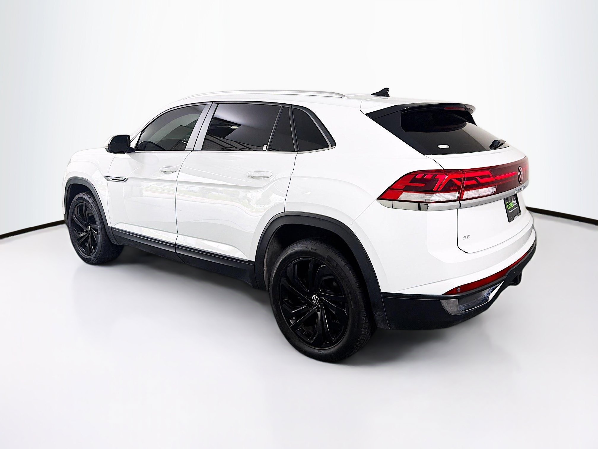 Used 2024 Volkswagen Atlas Cross Sport SE FWD image 5