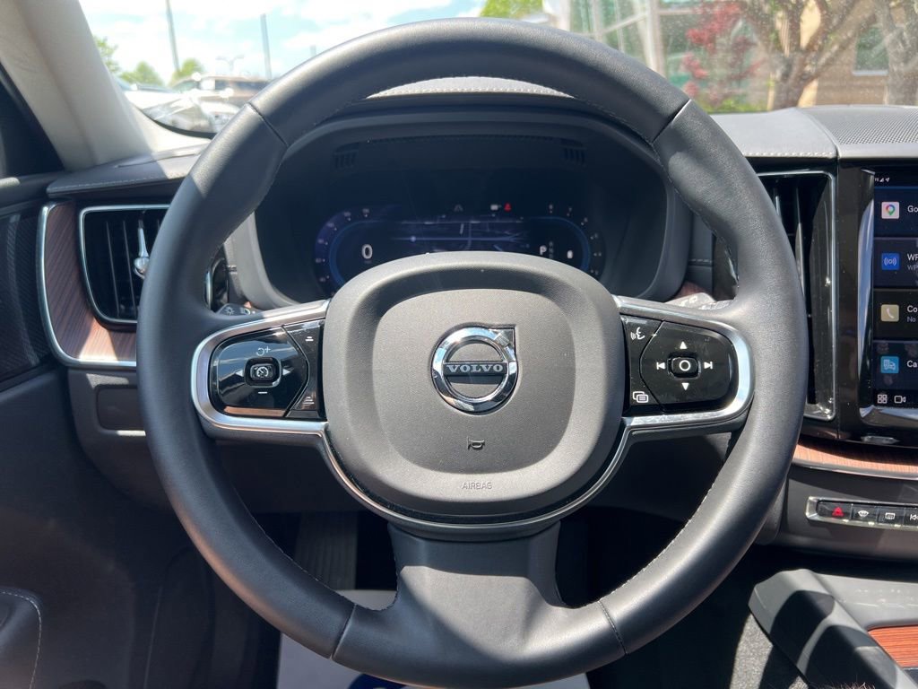 Used 2023 Volvo XC60 B5 Ultimate w/ Protection Package Premier FWD image 16