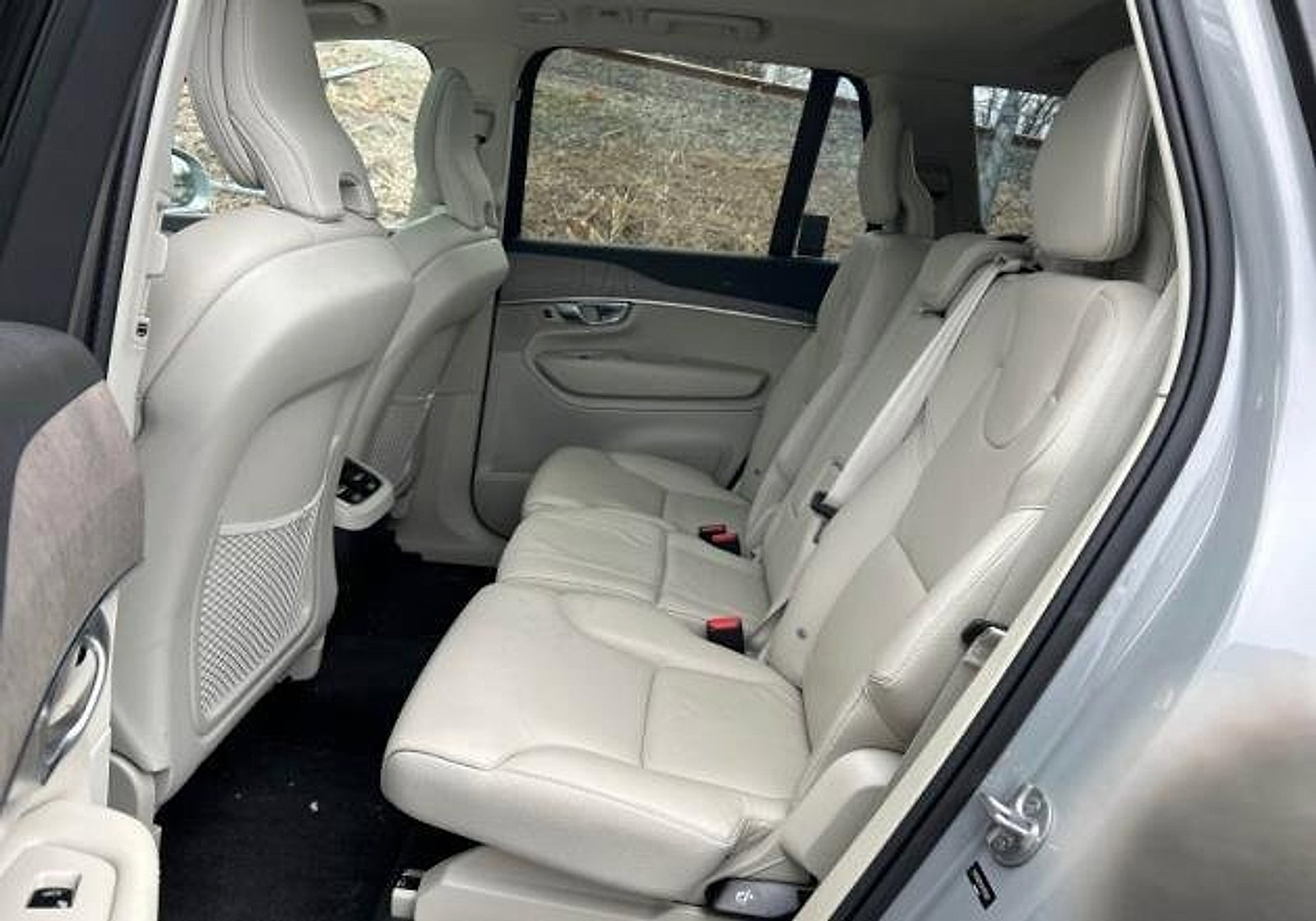 Certified 2024 Volvo XC90 B6 Plus image 15