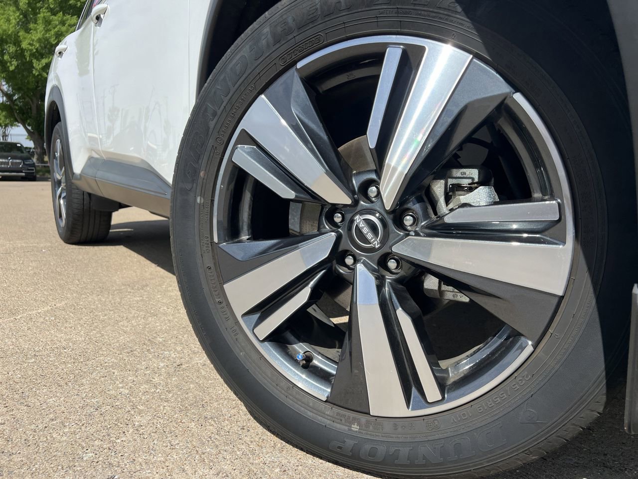 Certified 2025 Nissan Rogue SL FWD image 7