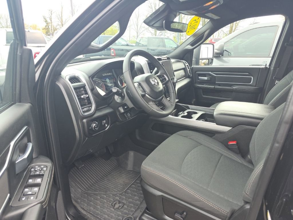 Used 2025 RAM 3500 Big Horn image 12