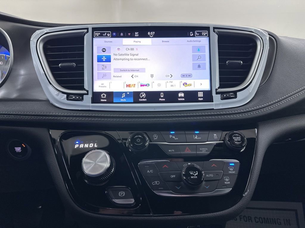 New 2026 Chrysler Pacifica Select image 38