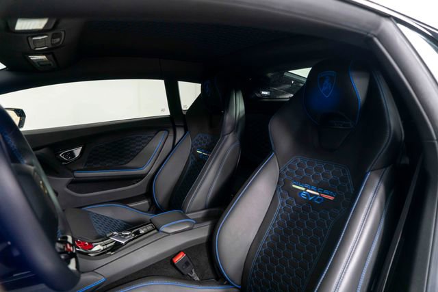 Used 2020 Lamborghini Huracan EVO image 15