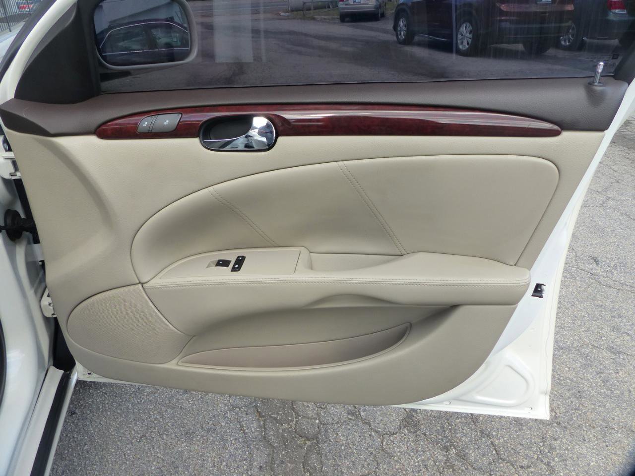 Used 2009 Buick Lucerne CXL FWD image 11