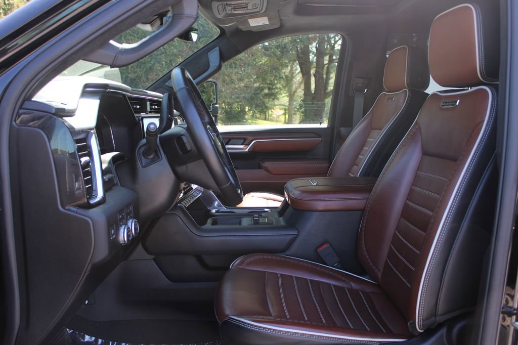 Used 2025 GMC Sierra 3500 Denali Ultimate image 11