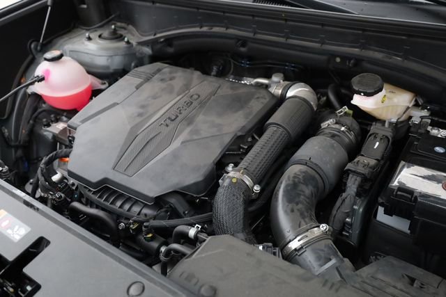 Certified 2025 Hyundai Santa Fe SEL image 9