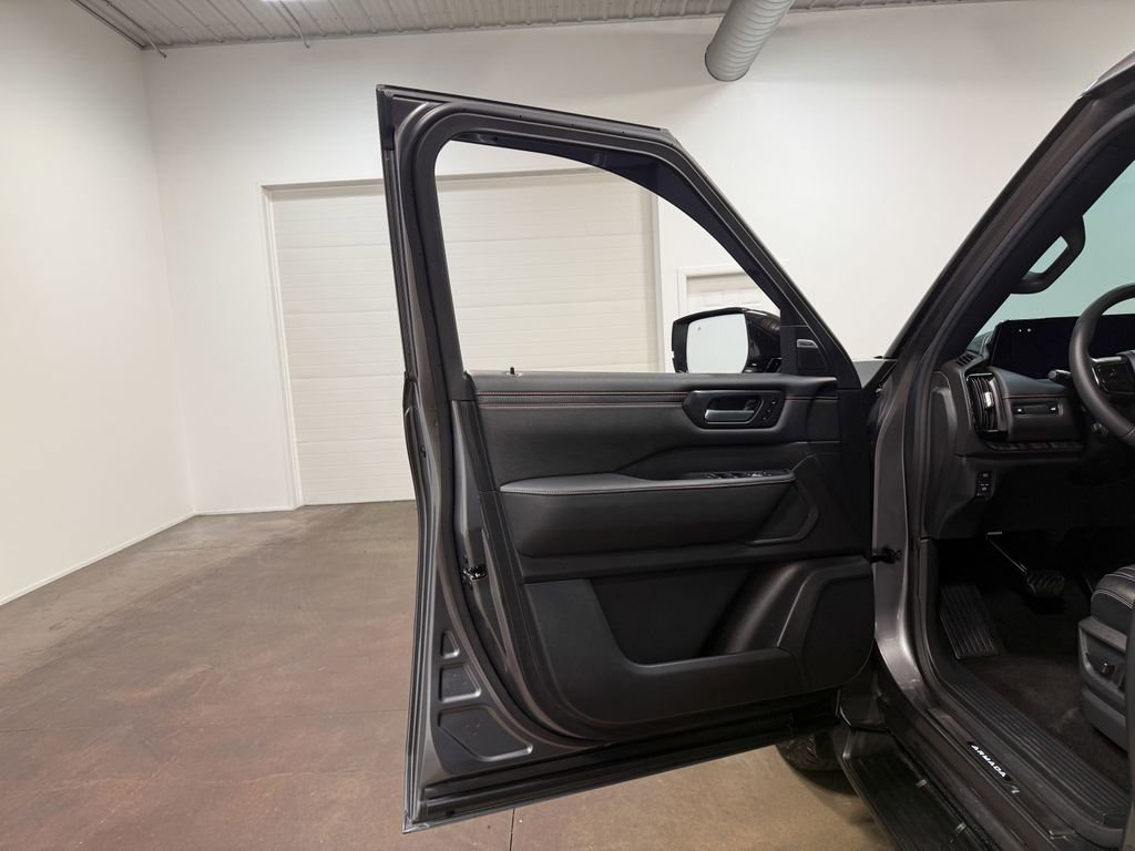 Used 2026 Nissan Armada PRO-4X AWD/4WD image 54