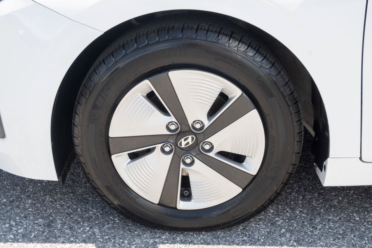 Used 2020 Hyundai Ioniq Blue FWD image 34