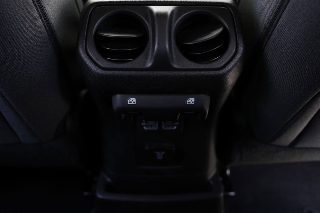 Used 2025 Jeep Wrangler Unlimited Sahara w/ Safety Group AWD/4WD image 39