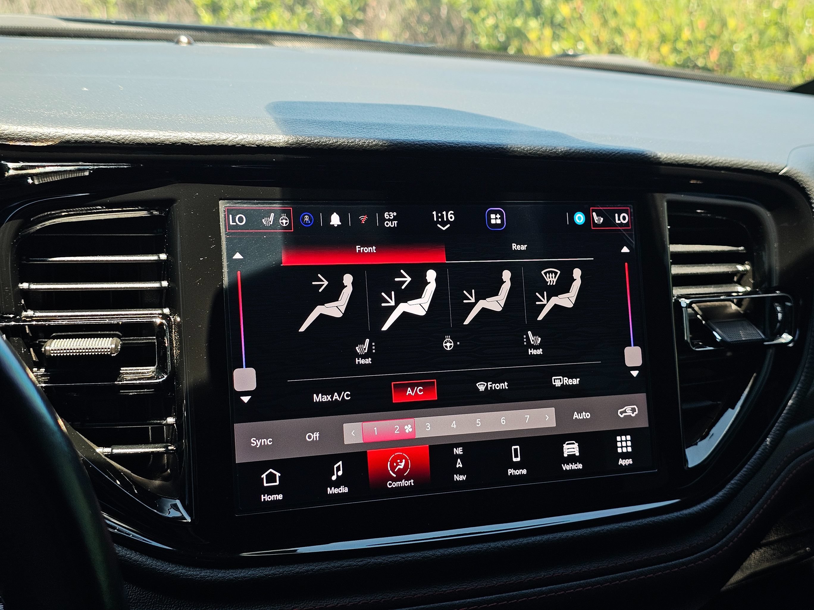 Used 2025 Dodge Durango GT w/ Blacktop Package RWD image 39