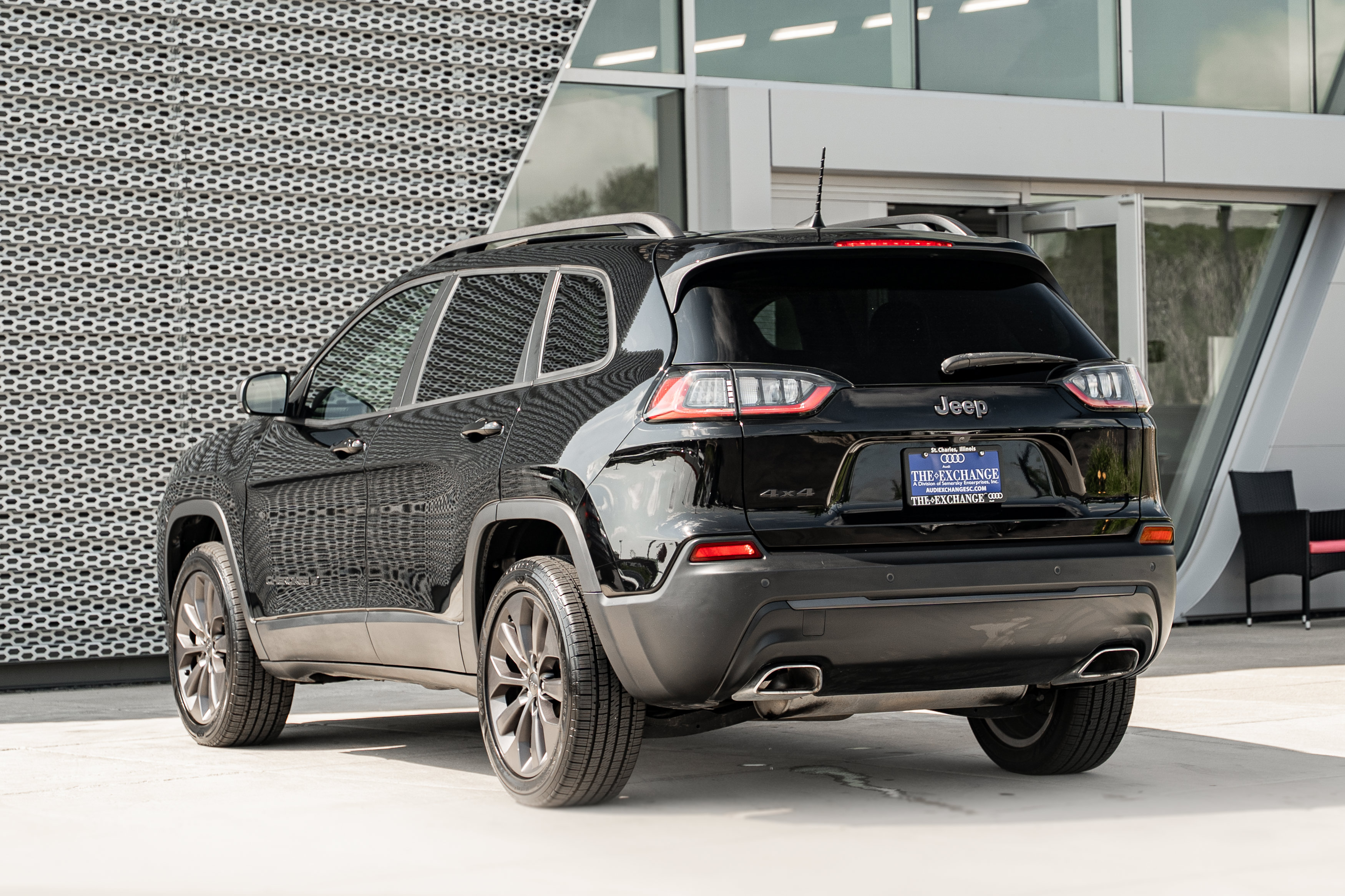 Used 2021 Jeep Cherokee Latitude Lux 80th Anniv w/ Quick Order Package 26U 80TH AWD/4WD image 5