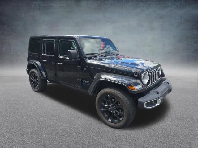Used 2025 Jeep Wrangler Unlimited Sahara w/ Safety Group AWD/4WD image 11