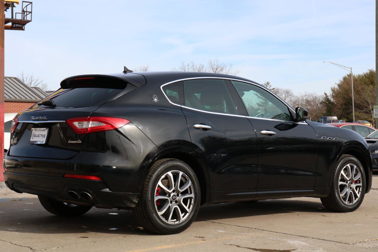 Used 2020 Maserati Levante image 14