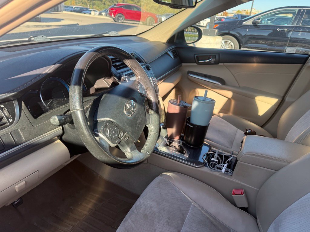 Used 2013 Toyota Camry XLE w/ Leather Pkg FWD image 28