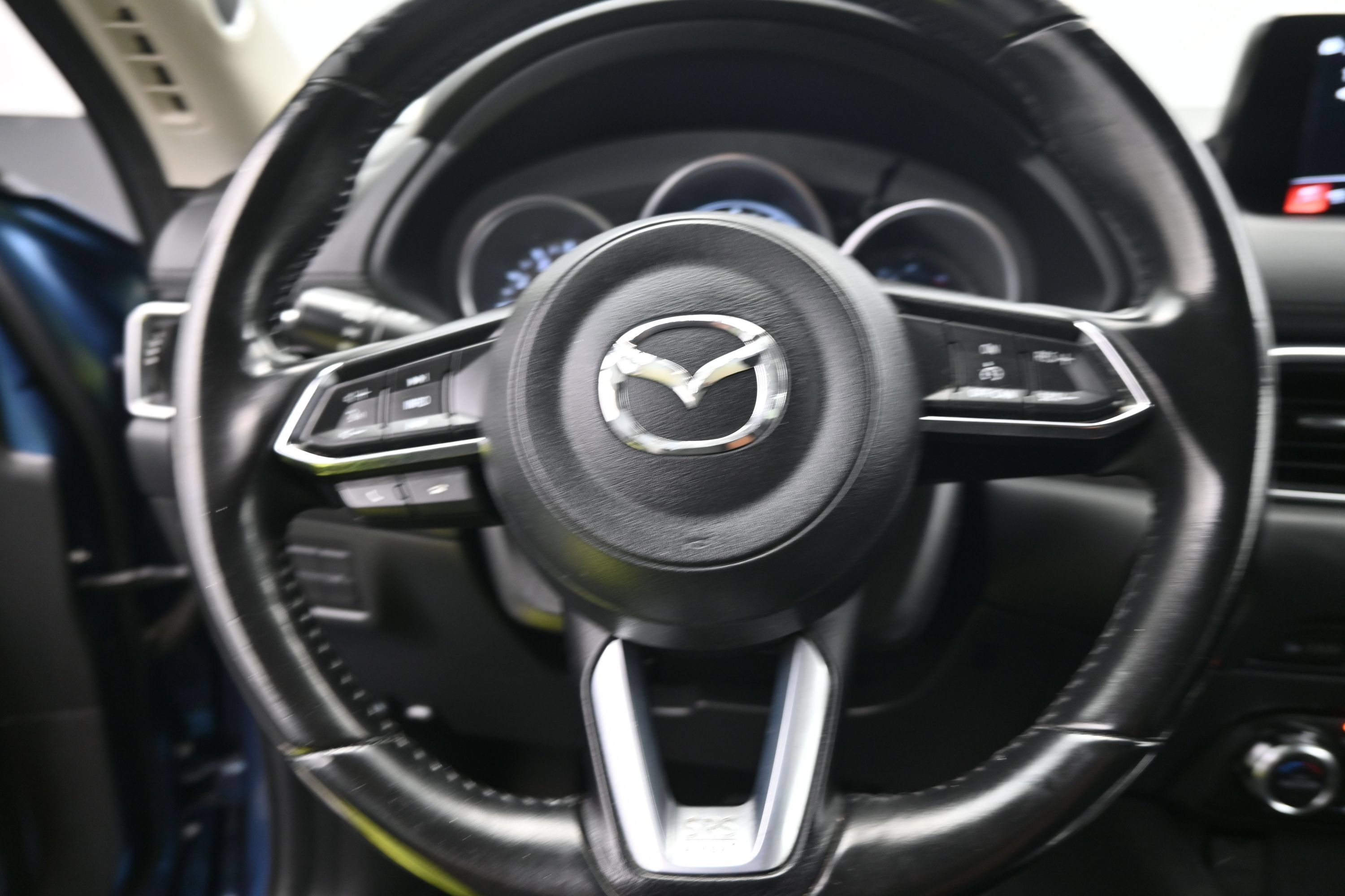Used 2017 MAZDA CX-5 Touring w/ Preferred Equipment Package AWD/4WD image 20