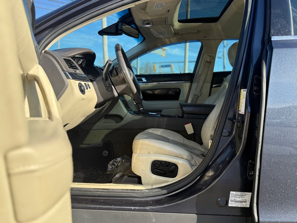 Used 2013 Lincoln MKS AWD image 10