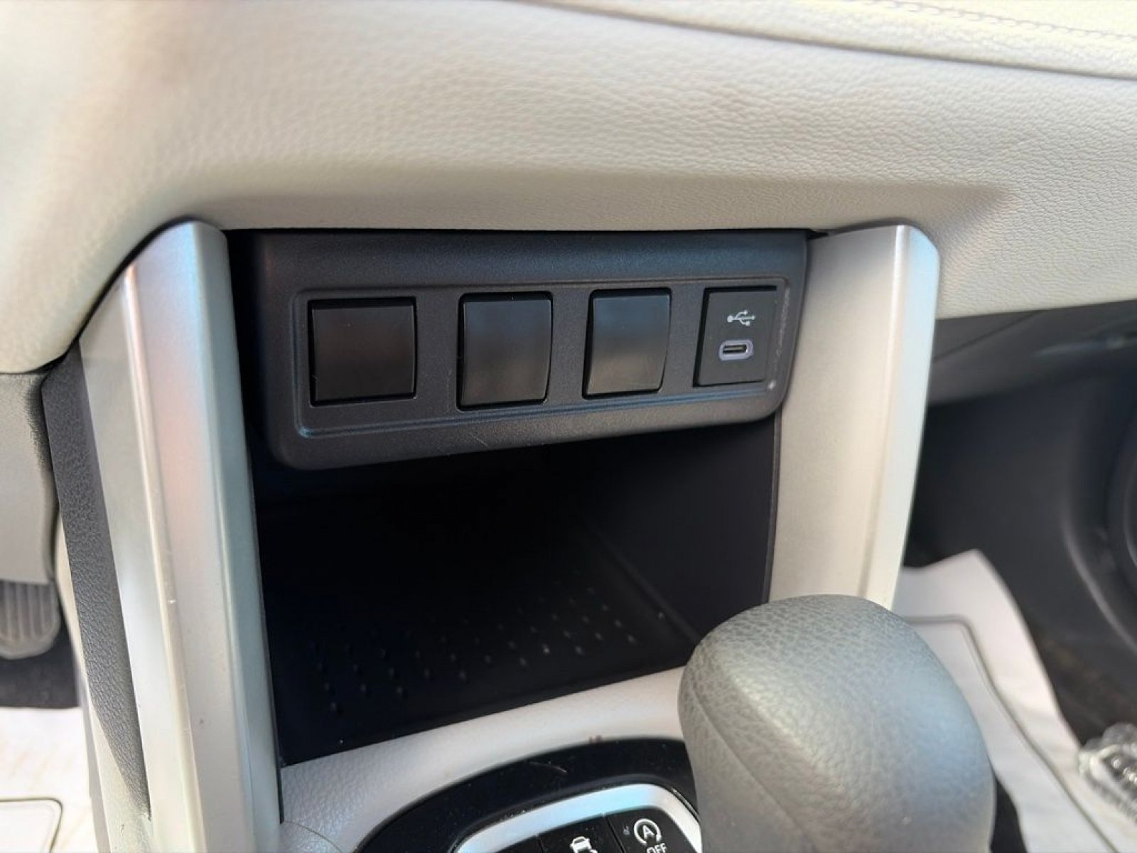 Used 2024 Toyota Corolla Cross L AWD/4WD image 18