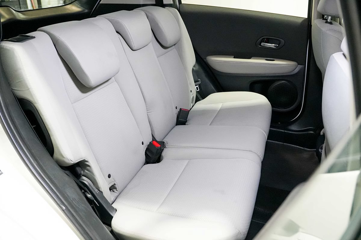 Used 2020 Honda HR-V LX image 17