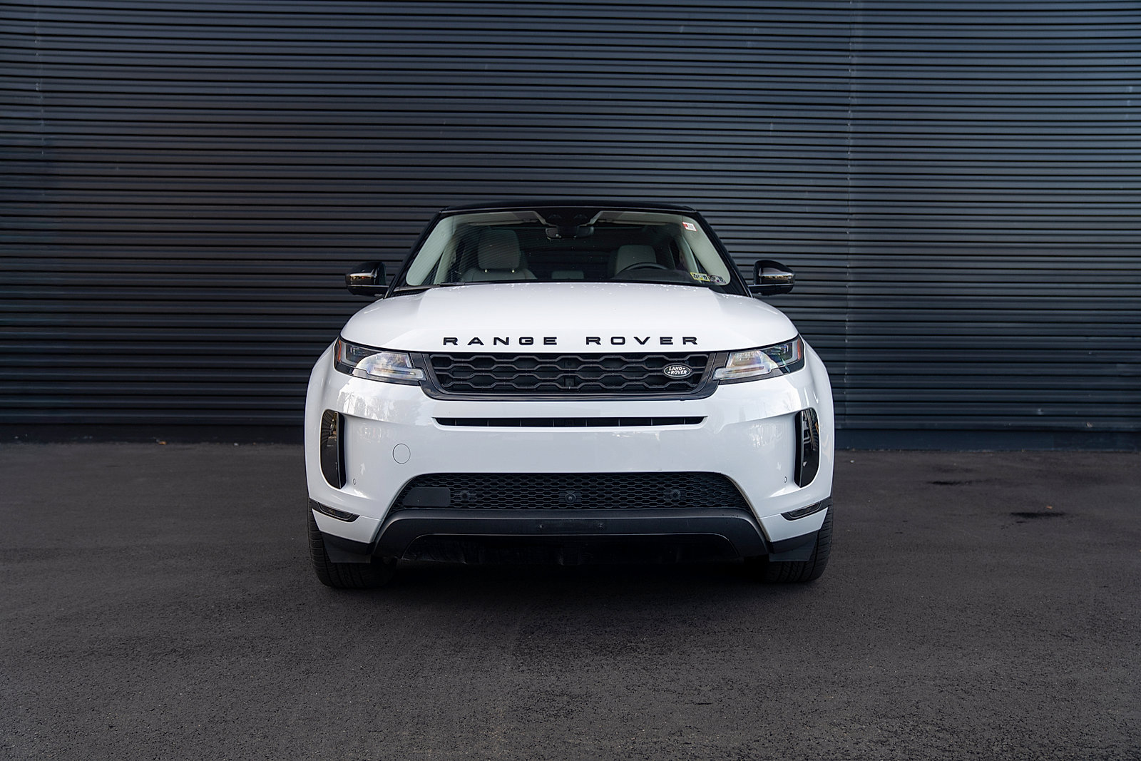 Used 2020 Land Rover Range Rover Evoque SE image 24