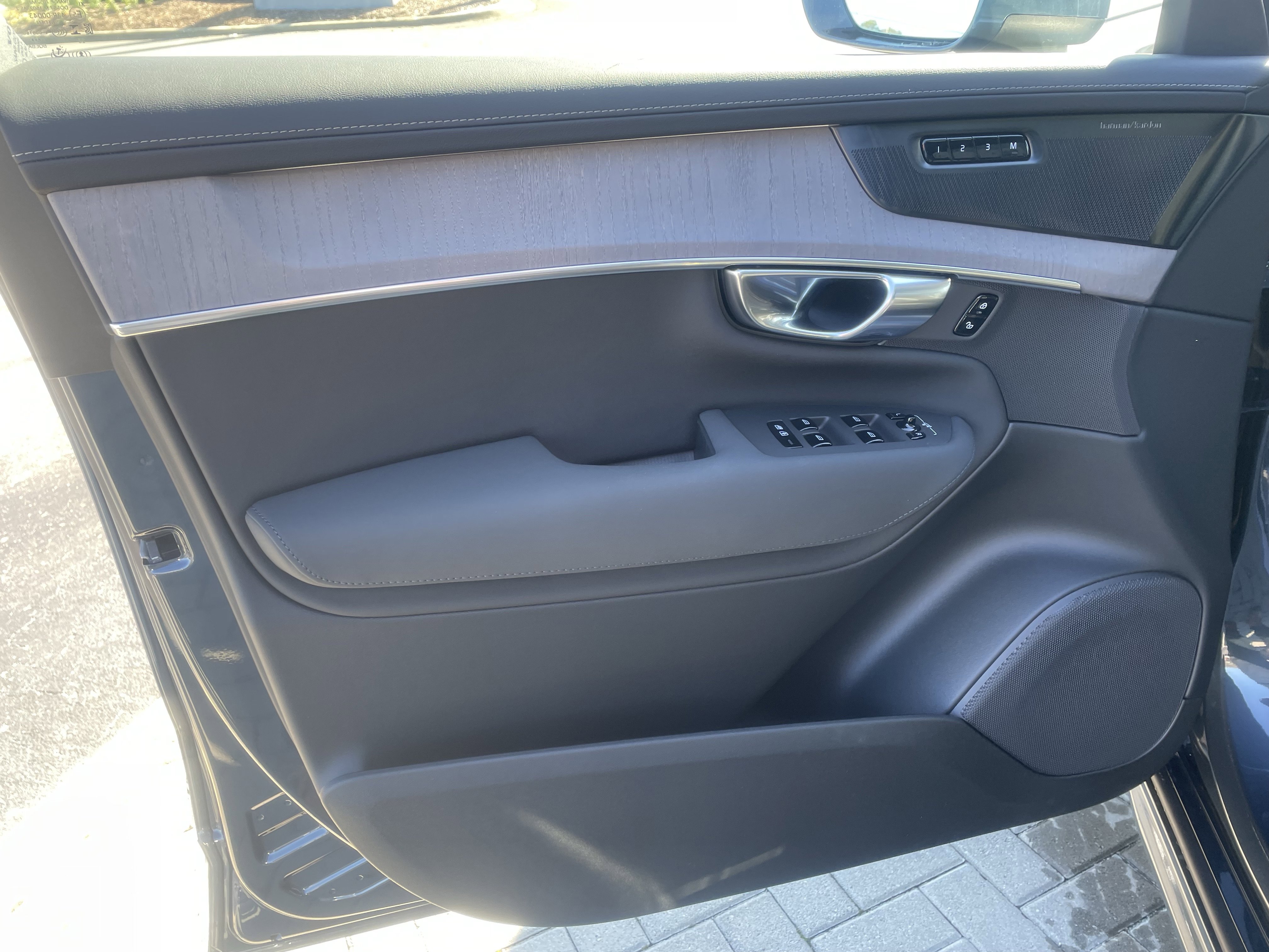 New 2026 Volvo XC90 B6 Ultra w/ Protection Package Premier image 14