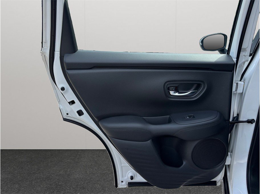 Used 2023 Honda HR-V LX image 28