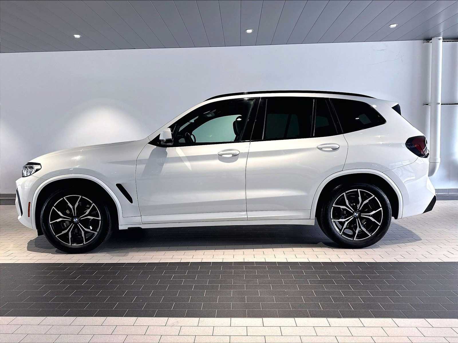 Used 2023 BMW X3 xDrive30i w/ M Sport Package AWD/4WD image 2