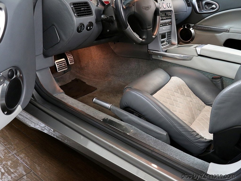 Used 2003 Aston Martin Vanquish Coupe image 31