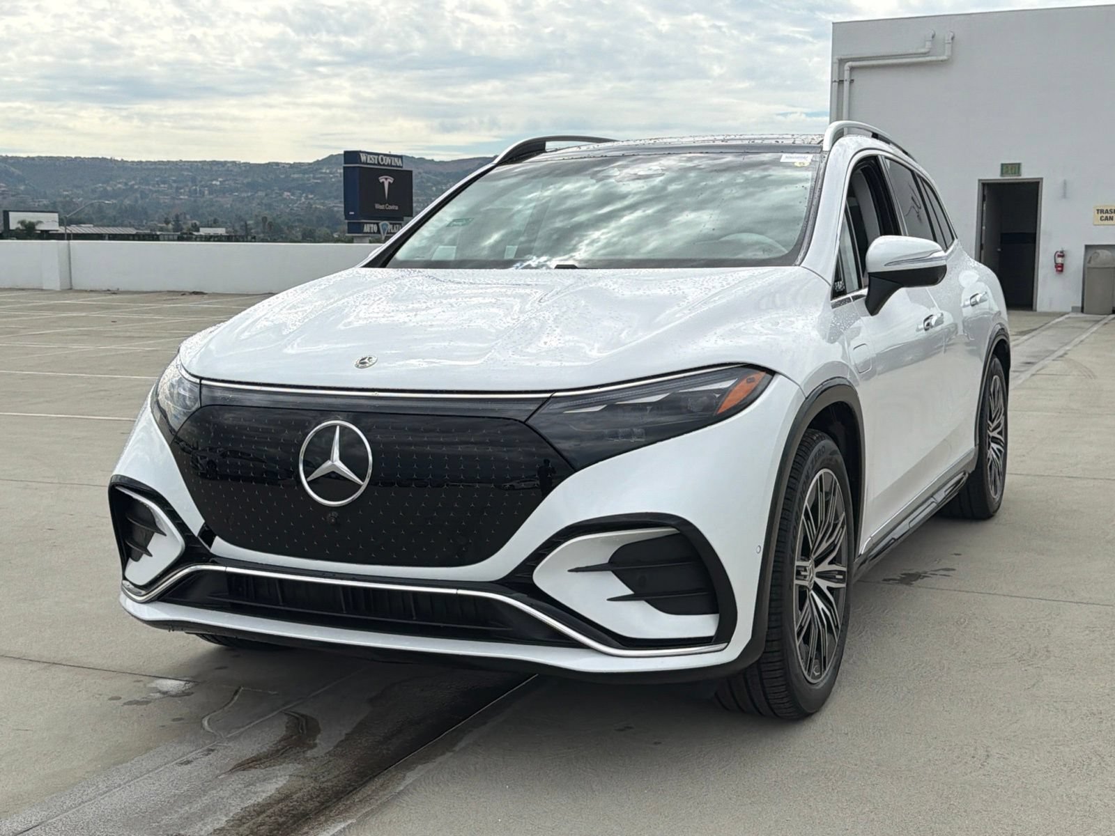 New 2027 Mercedes-Benz EQS 400 4MATIC SUV image 6