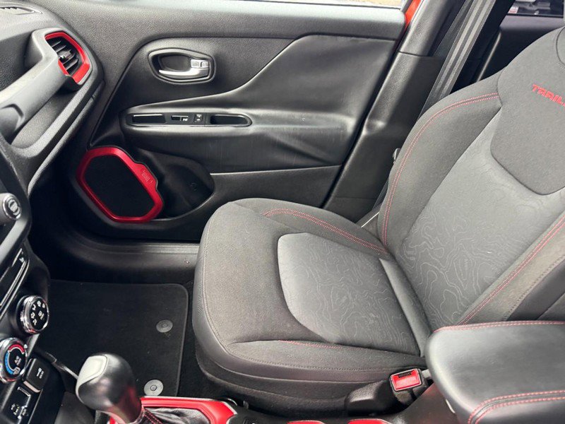 Used 2015 Jeep Renegade Trailhawk w/ Cold Weather Group image 13
