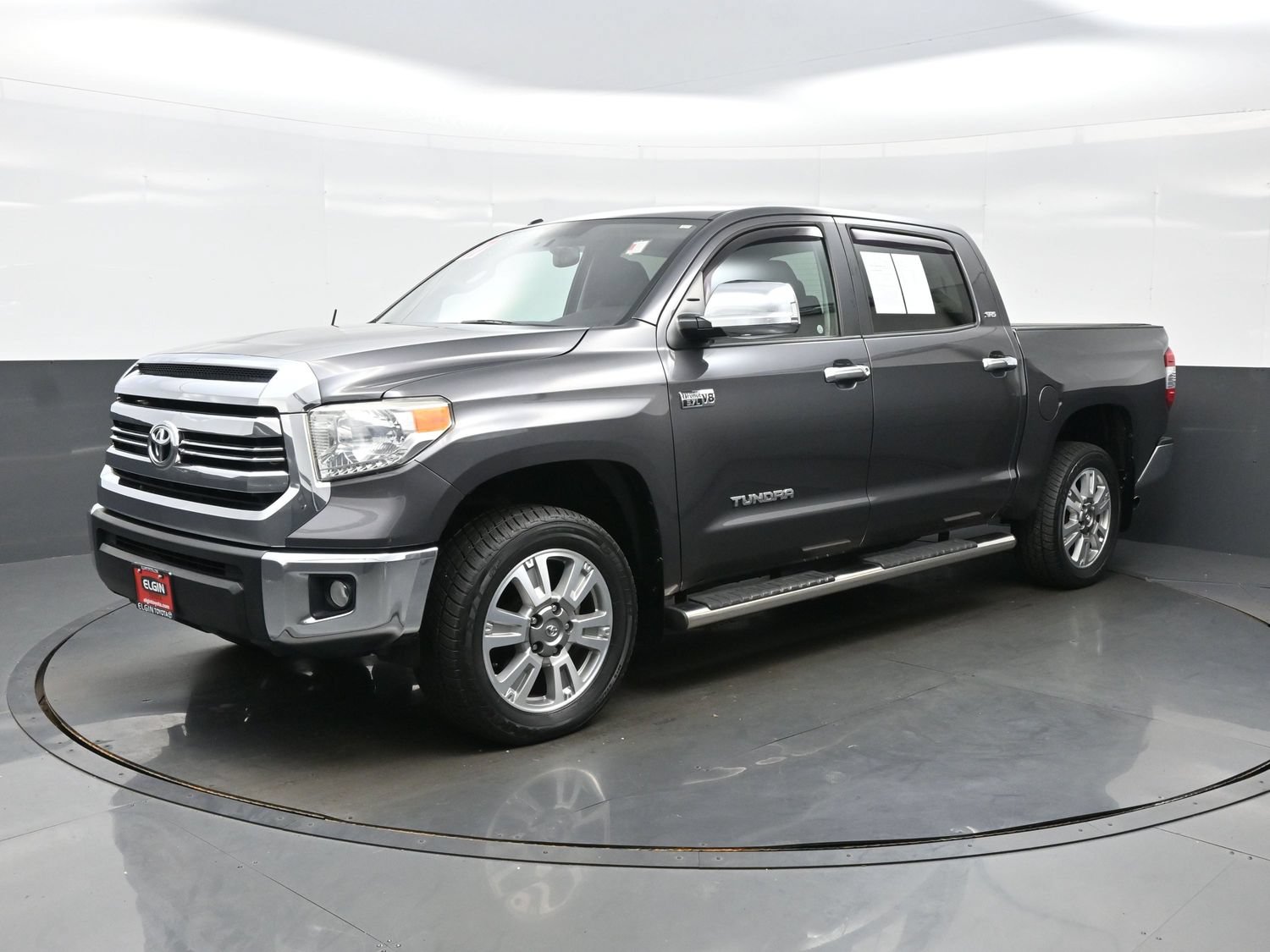 Used 2017 Toyota Tundra SR5 w/ SR5 Upgrade Package AWD/4WD image 2