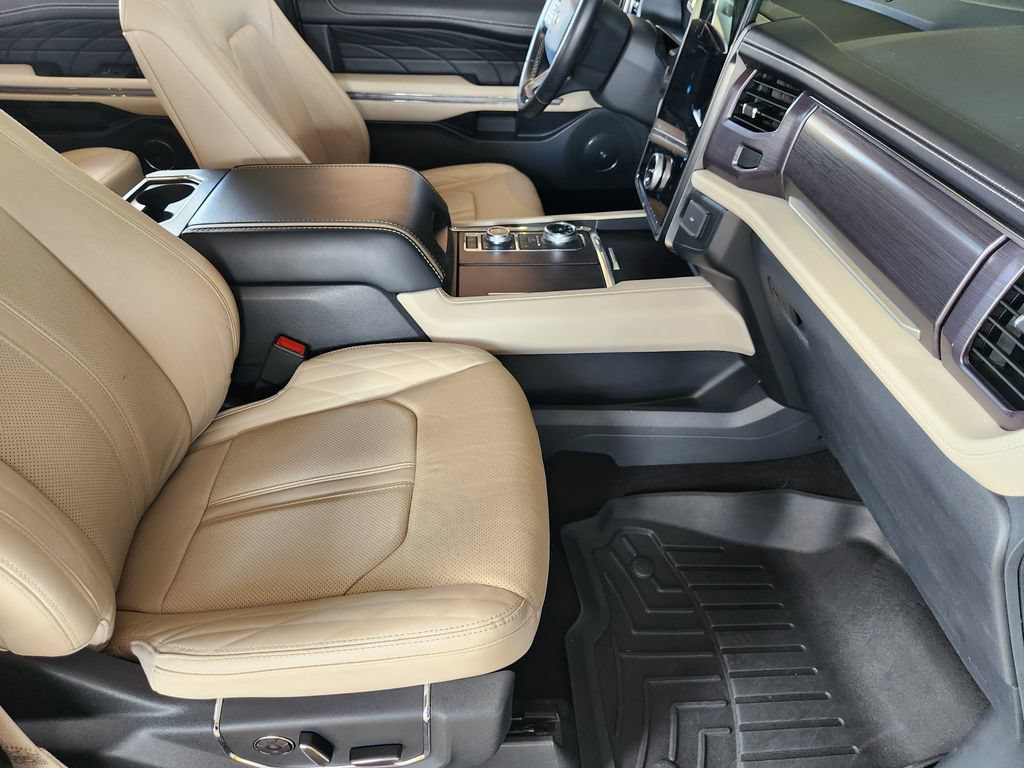 Used 2022 Ford Expedition Platinum AWD/4WD image 15
