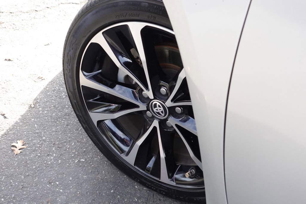 Used 2018 Toyota Corolla L image 10