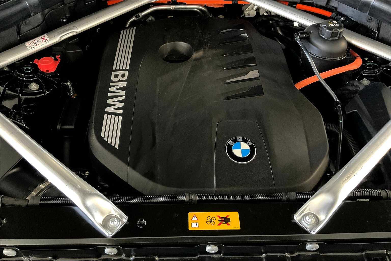 Certified 2024 BMW X5 xDrive50e w/ Parking Assistance Package image 29