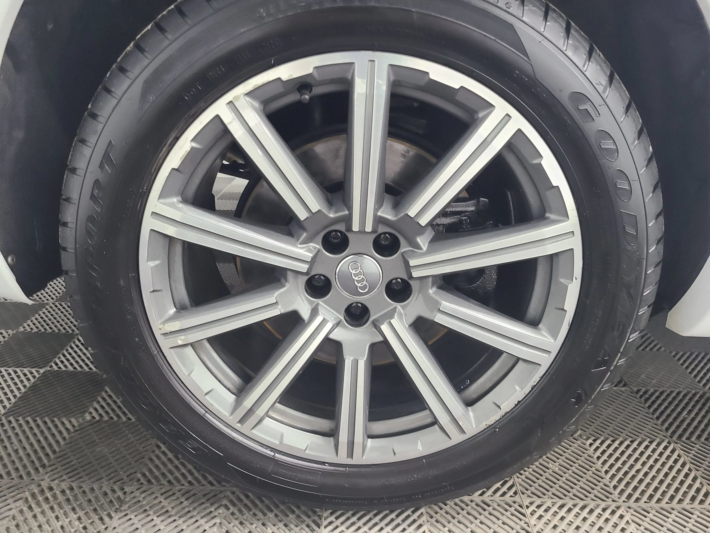 Used 2018 Audi Q7 2.0T Premium Plus AWD/4WD image 15
