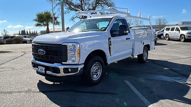 New 2026 Ford F250 XL w/ XL Chrome Package image 7