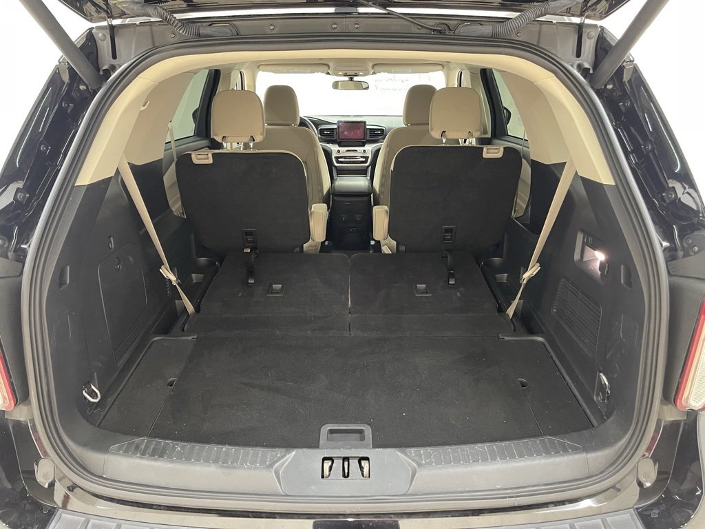Used 2023 Ford Explorer XLT image 6
