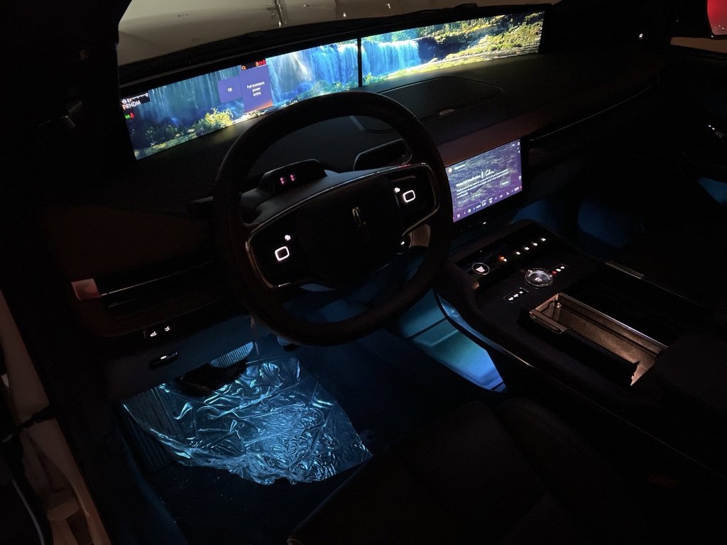 New 2026 Lincoln Navigator Reserve image 9