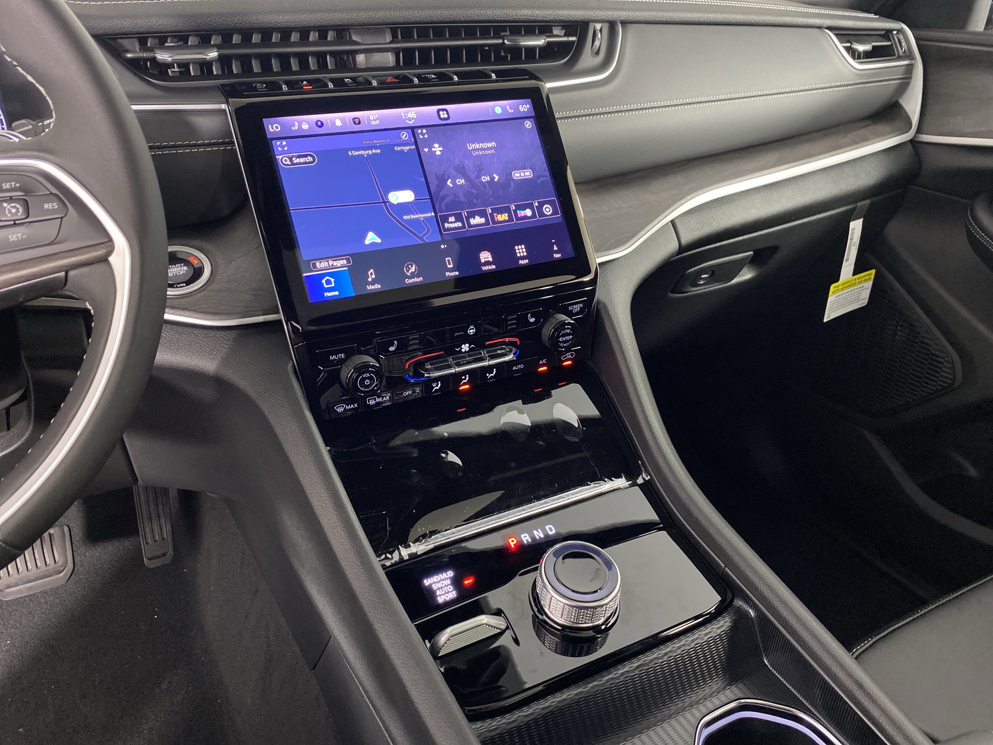 New 2025 Jeep Grand Cherokee L Limited w/ Black Appearance Package image 39