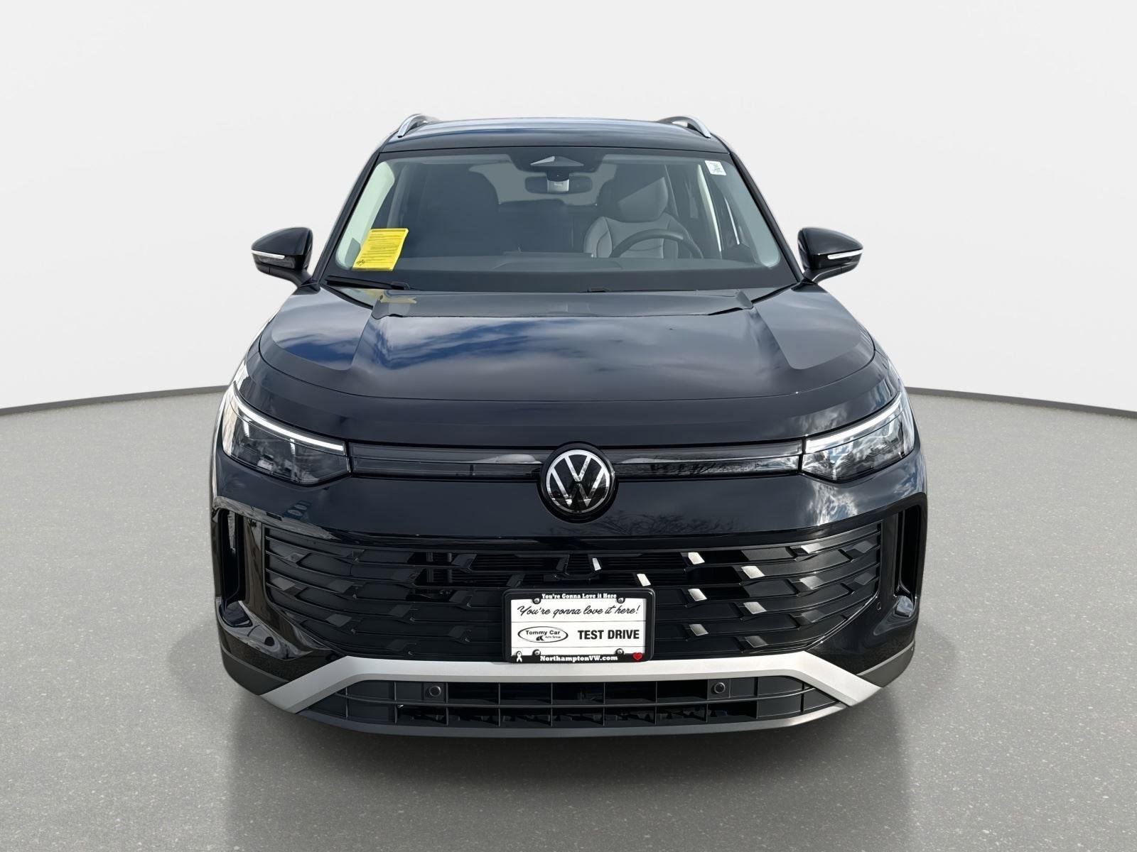 New 2026 Volkswagen Tiguan SE image 2