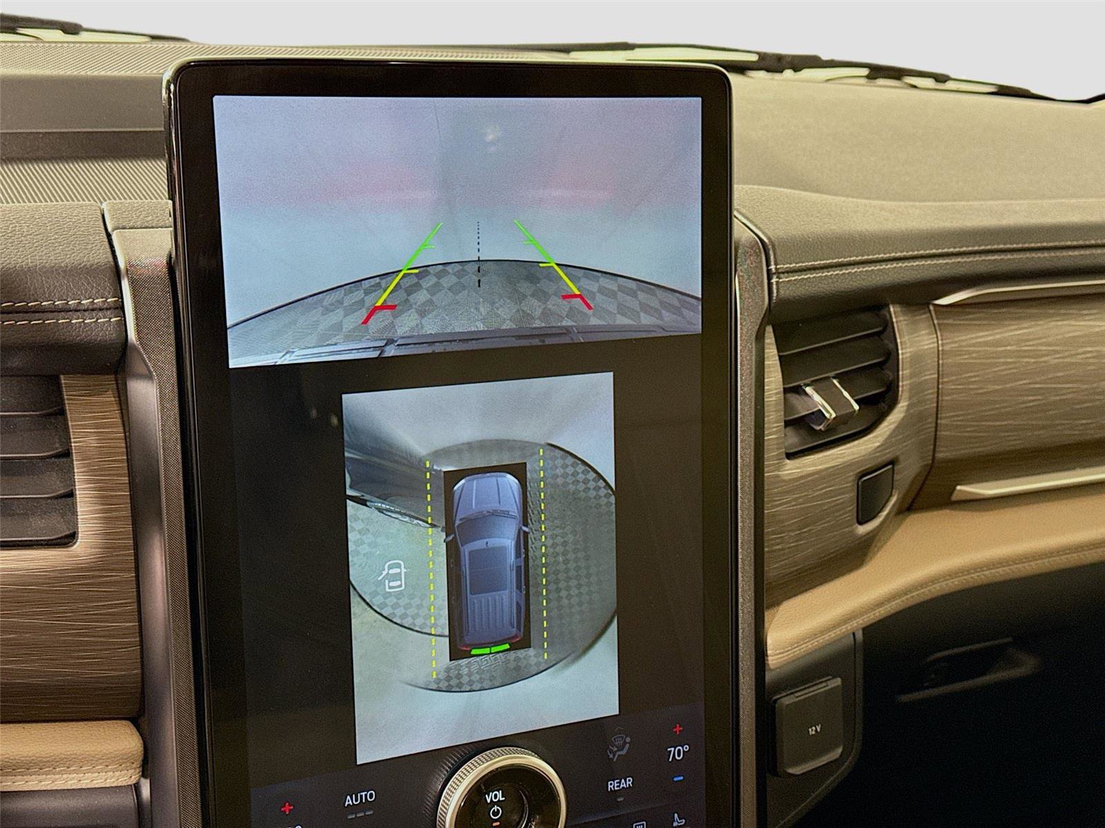 Used 2022 Ford Expedition Max Limited image 8