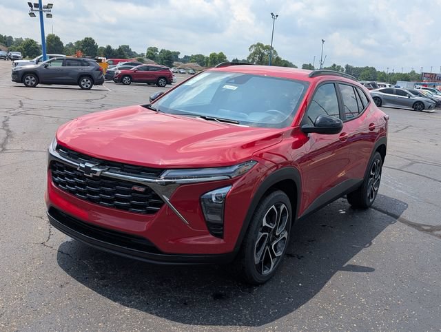 New 2026 Chevrolet Trax RS w/ Driver Confidence Package FWD image 3