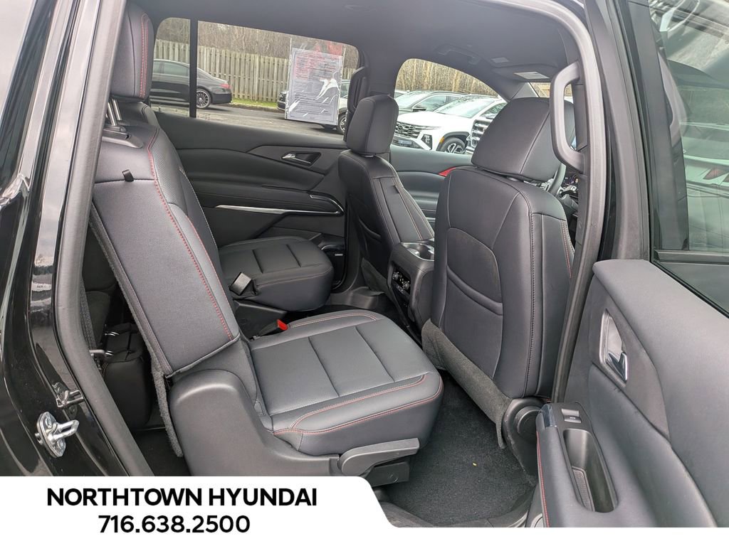 Used 2025 Chevrolet Traverse Z71 w/ Enhanced Driving Package AWD/4WD image 41