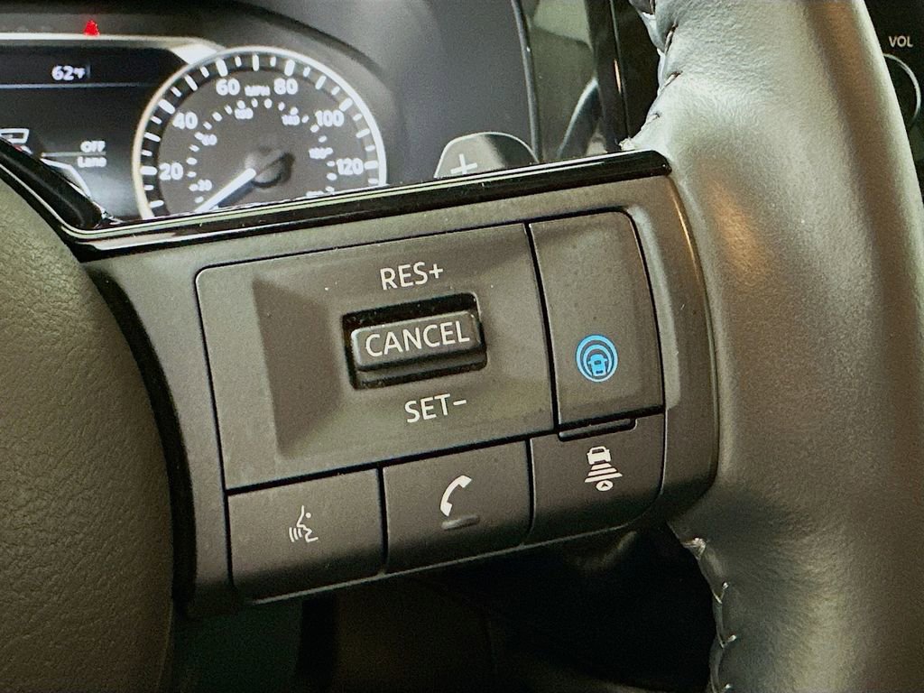 Used 2024 Nissan Pathfinder SL image 24