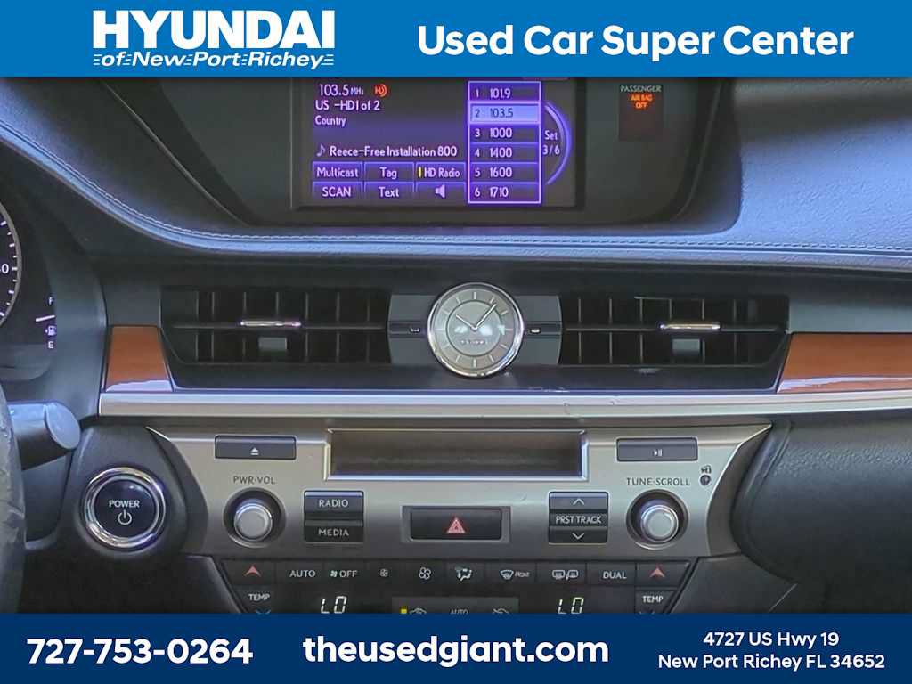 Used 2013 Lexus ES 300h w/ Premium Pkg FWD image 17