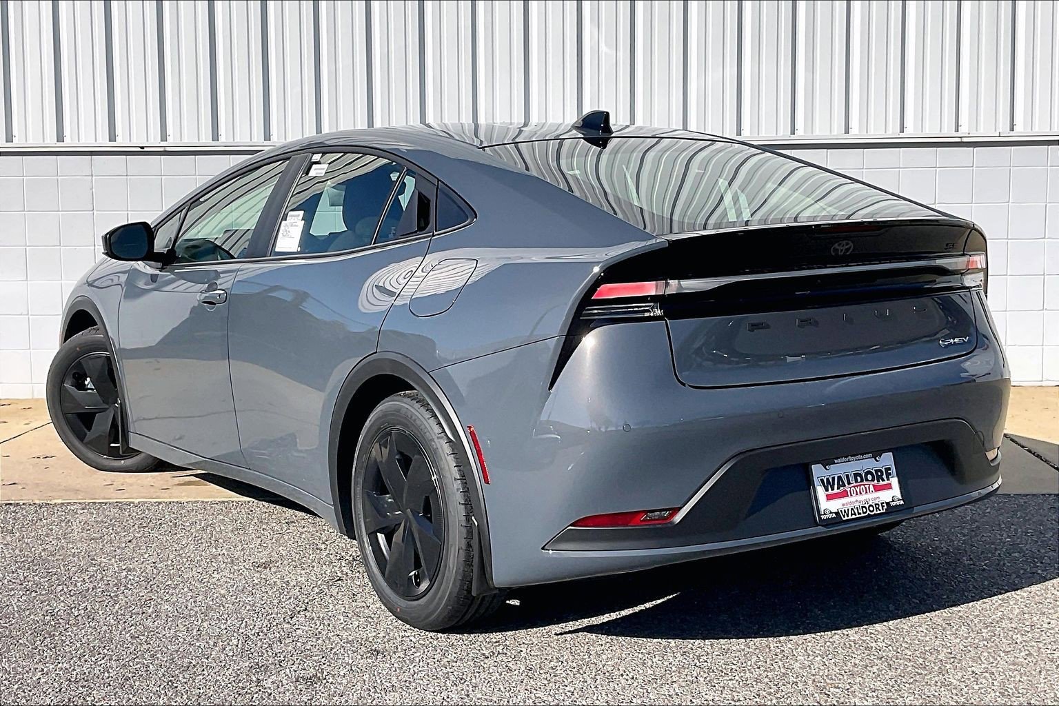 New 2026 Toyota Prius Plug-In Hybrid FWD image 3