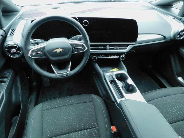 Used 2025 Chevrolet Equinox EV LT image 5