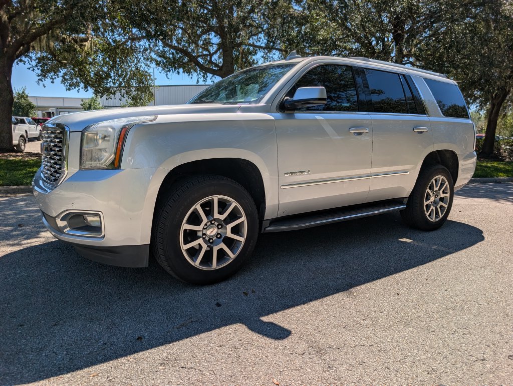 Used 2018 GMC Yukon Denali RWD image 3