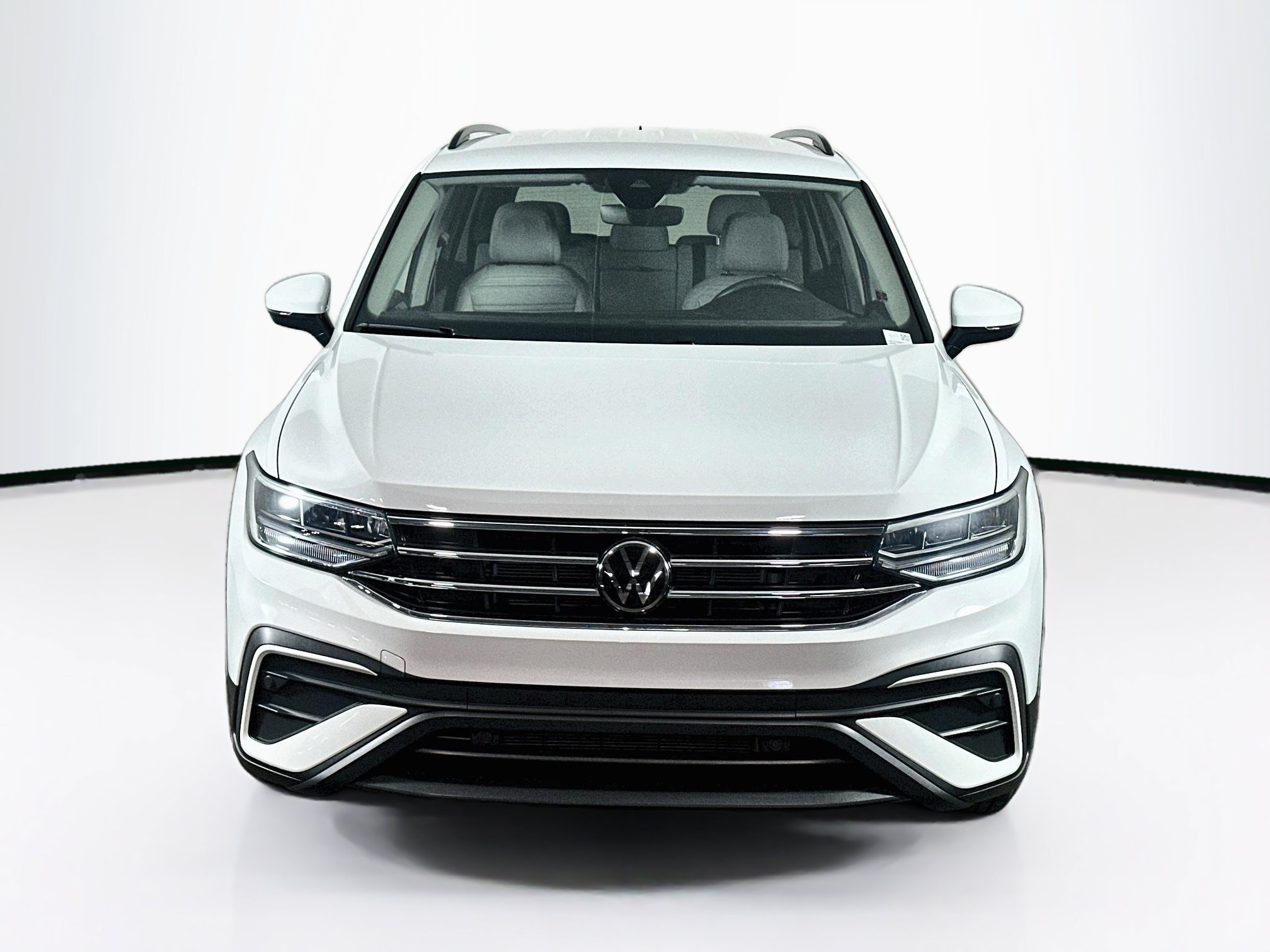Used 2024 Volkswagen Tiguan S FWD image 2