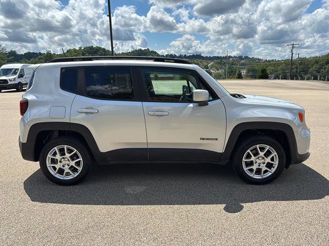 Used 2021 Jeep Renegade Latitude w/ Luxury Group I image 5